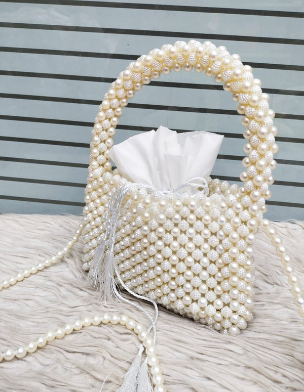 High-Quality White Pearls Crossbody Bag for Girls – Elegance, Style, and Timeless Beauty in One!