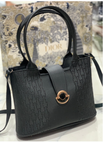 Loch Front Handbags – Elegance, Space & Durability Combined!